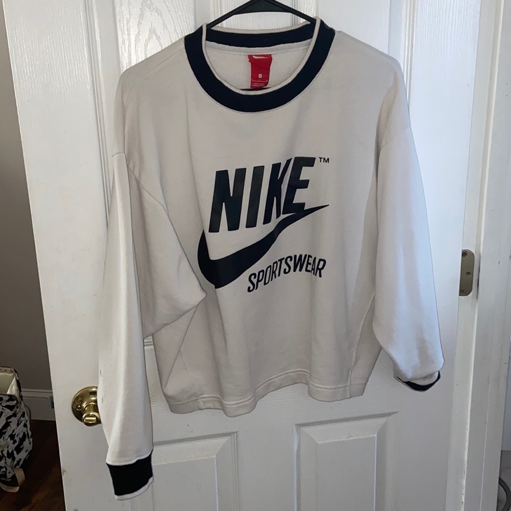 Oversized Crop Nike crewneck sweatshirt
